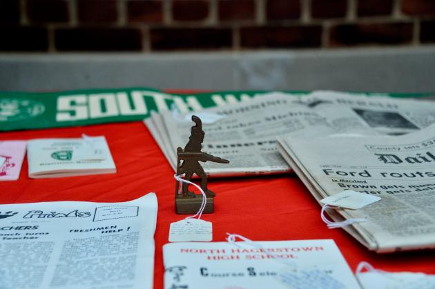 Hagerstown opens 1976 time capsule buried at City Park 50 years later