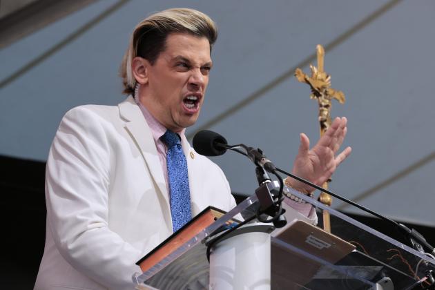 Anti-immigrant provocateur Milo Yiannopoulos deported by DHS